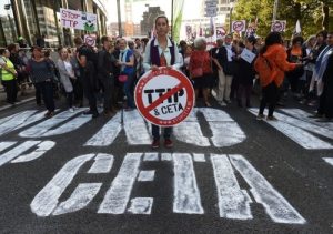 CETA, IL PARLAMENTO VALLONE RESISTE ALLE PRESSIONI DELLA COMMISSIONE